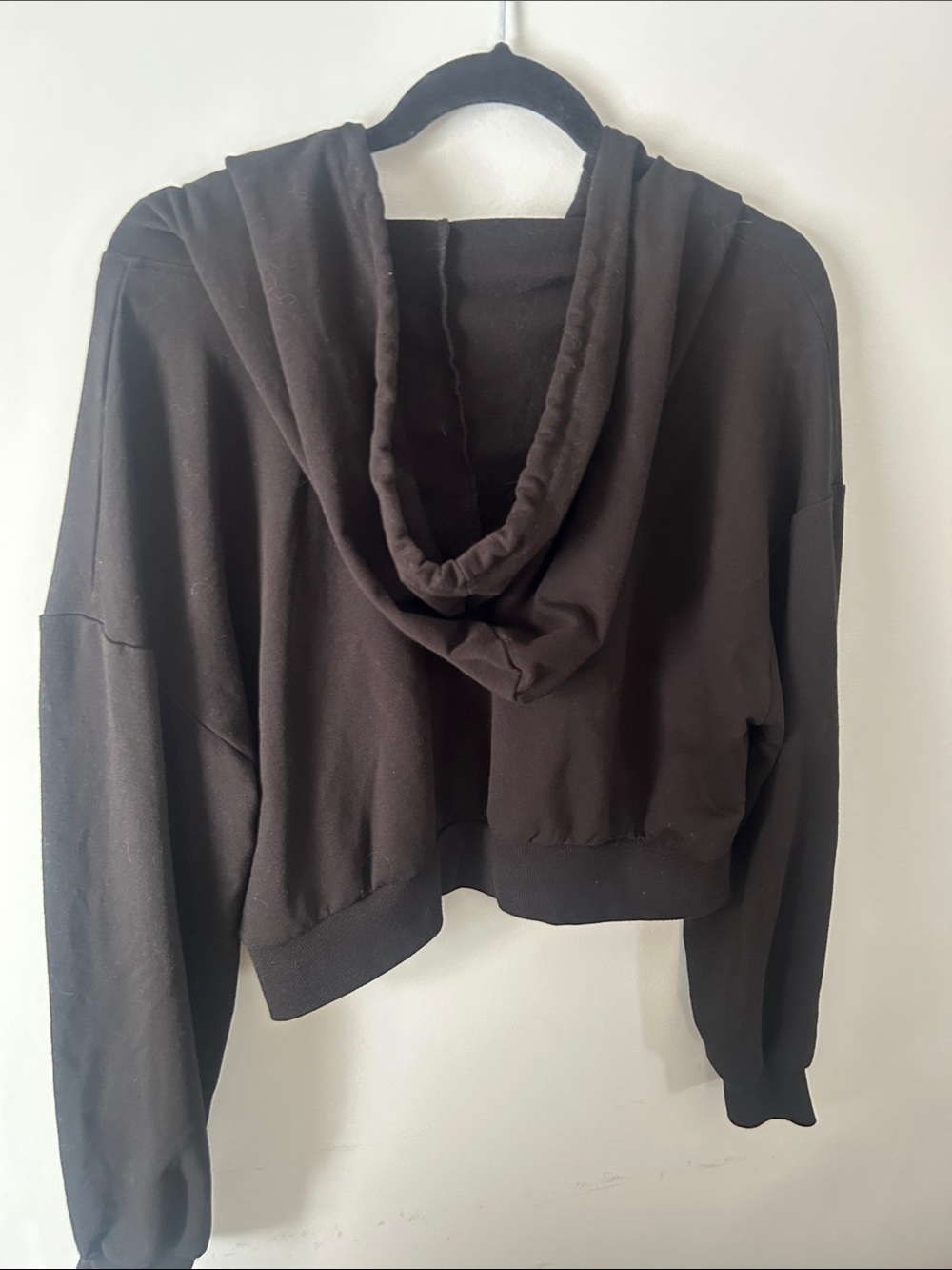 Amazon Women’s Black Cropped V-Neck Hoodie Sweatshirt - Picture 5 of 5